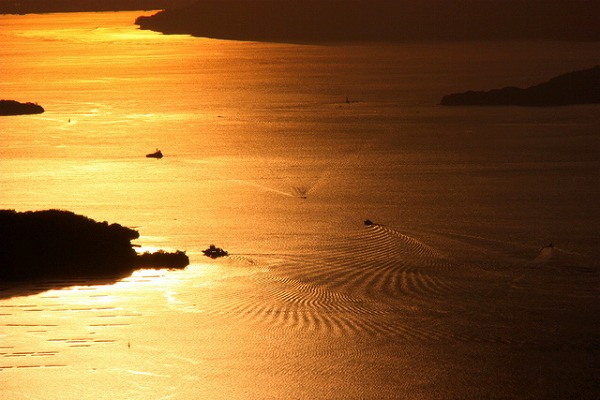 夕陽の海